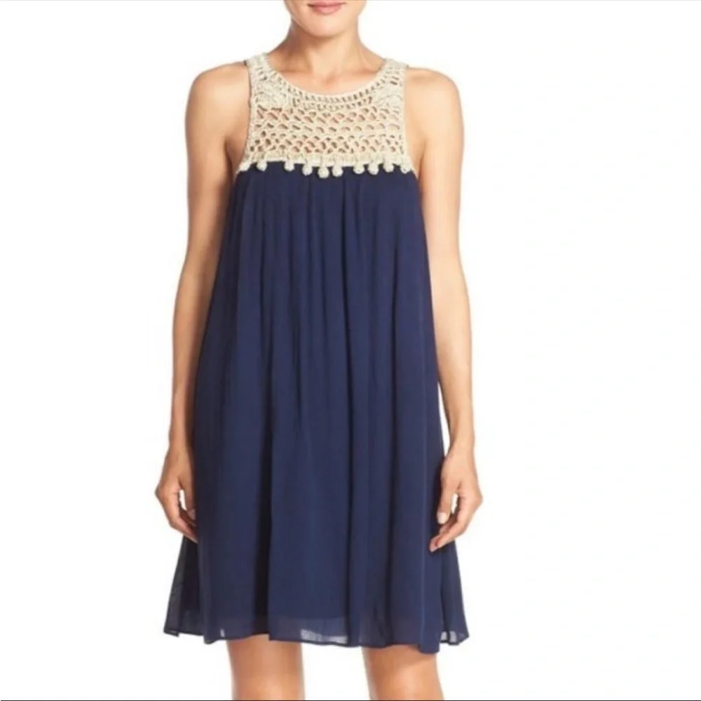 Lilly Pulitzer, dark blue and gold dress, size small. Flowy. Like new! - Picture 5 of 8